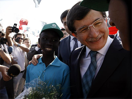Dışişleri Bakanı Davutoğlu, Konya'da temel atma törenine katıldı