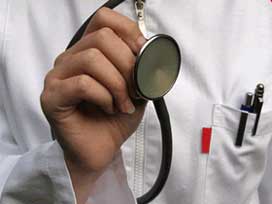 Böyle sapık doktor görülmedi