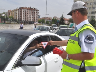 Polisten ‘Yol Ver’ uyarısı