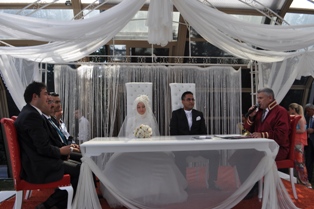 Uğur ve Özlük aileleri akraba oldu