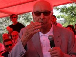 Yaşar Kemal: Kürt'üm diye dışlanmadım