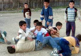 Oyun sırasında fenalaşıp öldü