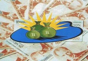 16 bin TL’yi aracın üstünde unuttu