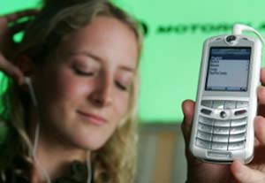 Cepçilerin %5'i üç SIM kartlı