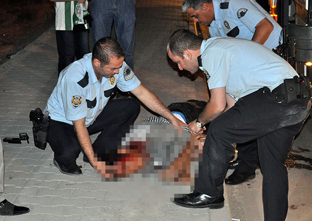 Konyasporlu taraftarlar emniyete tepkili