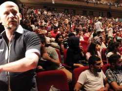 Atalay Demirci sahneyi terk etti