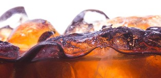 Kola içe içe hayatını kaybetti