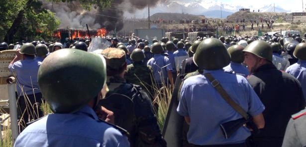 Kırgızistan karıştı; olağanüstü hal ilan edildi