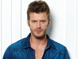 Kıvanç Tatlıtuğ: Aklımız Taksim'de