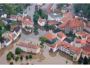Almanya’da Sel Can Aldı