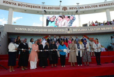 KOMEK Altın Dokunuşlar Güldeste Sergisi'ne Yoğun İlgi