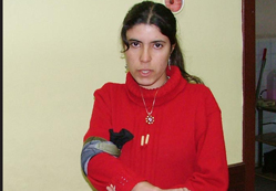 Örgü mili koluna saplandı