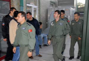Askeri eğitim uçağı düştü