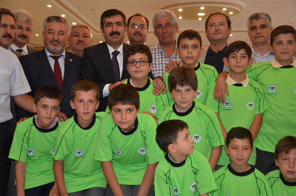 Öğrencilere Torku Konyaspor forması