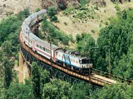 Kara tren 152 yaşında