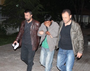 Altın hırsızları yakalandı