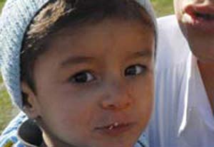 Yangından kurtulan Yasin'e yardım