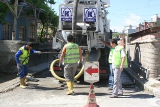 KOSKİ rögar temizlikleri sürüyor