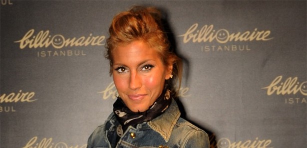 Çağla Şikel Gezi Parkı'ndakilere dokundurdu