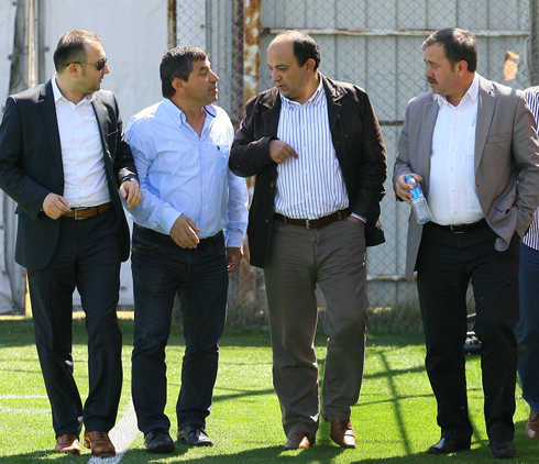 Yönetimler ikiye bölündü