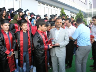 Gençlik’te diploma sevinci