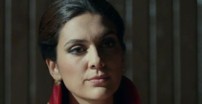 Bergüzar Korel o pankart hakkında ilk kez konuştu