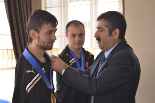 Engelli sporculardan Vali Doğan'a ziyaret