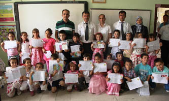 Başkan Altay karne dağıttı