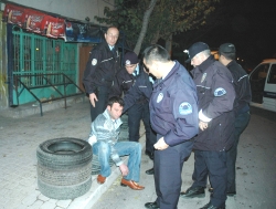 Polisten kaçarken kaza yaptı