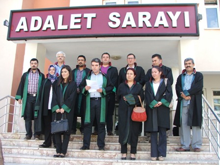 Seydişehirli avukatlar meslektaşlarına yapılan uygulamayı protesto etti