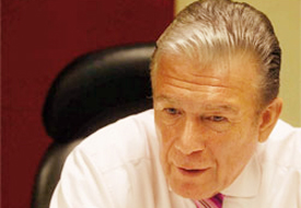 DÜNDAR genç kızın hayatını mahvetti