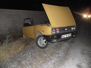 Beton direğe çarptı ikiye bölündü
