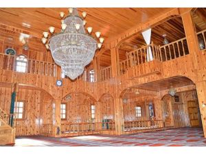 Çivisiz cami 200 yıldır hizmet veriyor