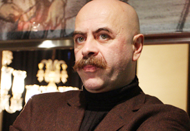 Mevlana filmini Ezel Akay çekecek