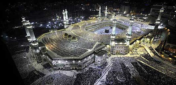 Dün Kabe'de bir ilk gerçekleşti