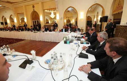 Davutoğlu, Konyalı heyet ile bir araya geldi