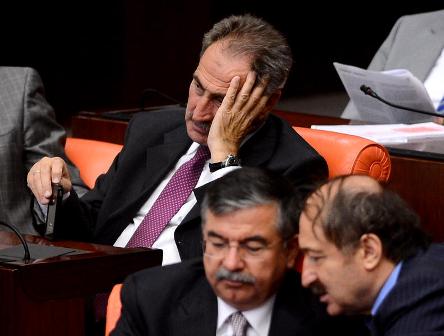 AK Parti'nin yalnız adamı Ertuğrul Günay