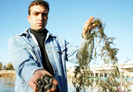 Gölün tabanı kurşun deposu gibi...