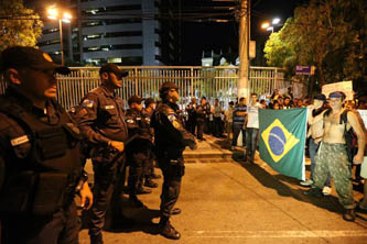 Mesele küresel hala anlamadın mı?