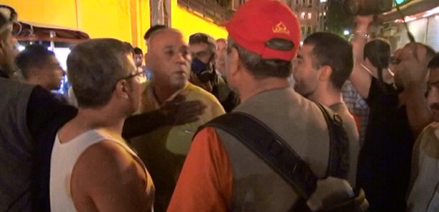 Taksim'de esnaflar eylemcilere isyan etti