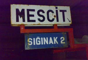 Mescide sığınmak ne güzel!