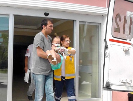 Naftalin yiyen çocuk hastanelik oldu