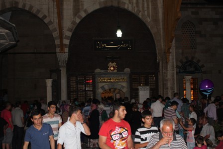 Berat Kandili'nde Mevlana Müzesi doldu taştı