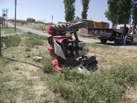 Kulu’da traktör devrildi: 1 yaralı