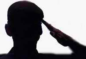 Silahı ateş alan asker göğsünden yaralandı