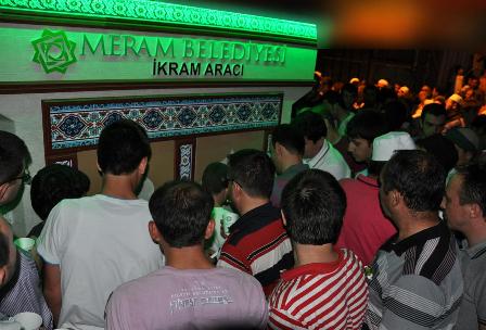Meram Belediyesi 82 Camide Kandil Simidi Dağıttı
