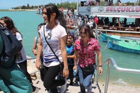 Şırnaklı öğrenciler Beyşehir Gölü’nü gezdi