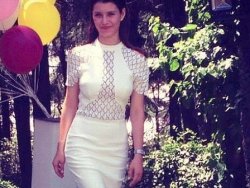 Beren Saat Kenan Doğulu'nun aldığı yüzüğü çıkardı