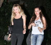 Fahriye Evcen ile Sinem Kobal gecelerde