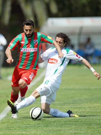 Rakipler attırıyor biz seyrediyoruz!